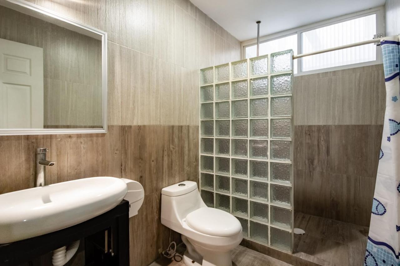 Hotel Halley Леон Екстериор снимка