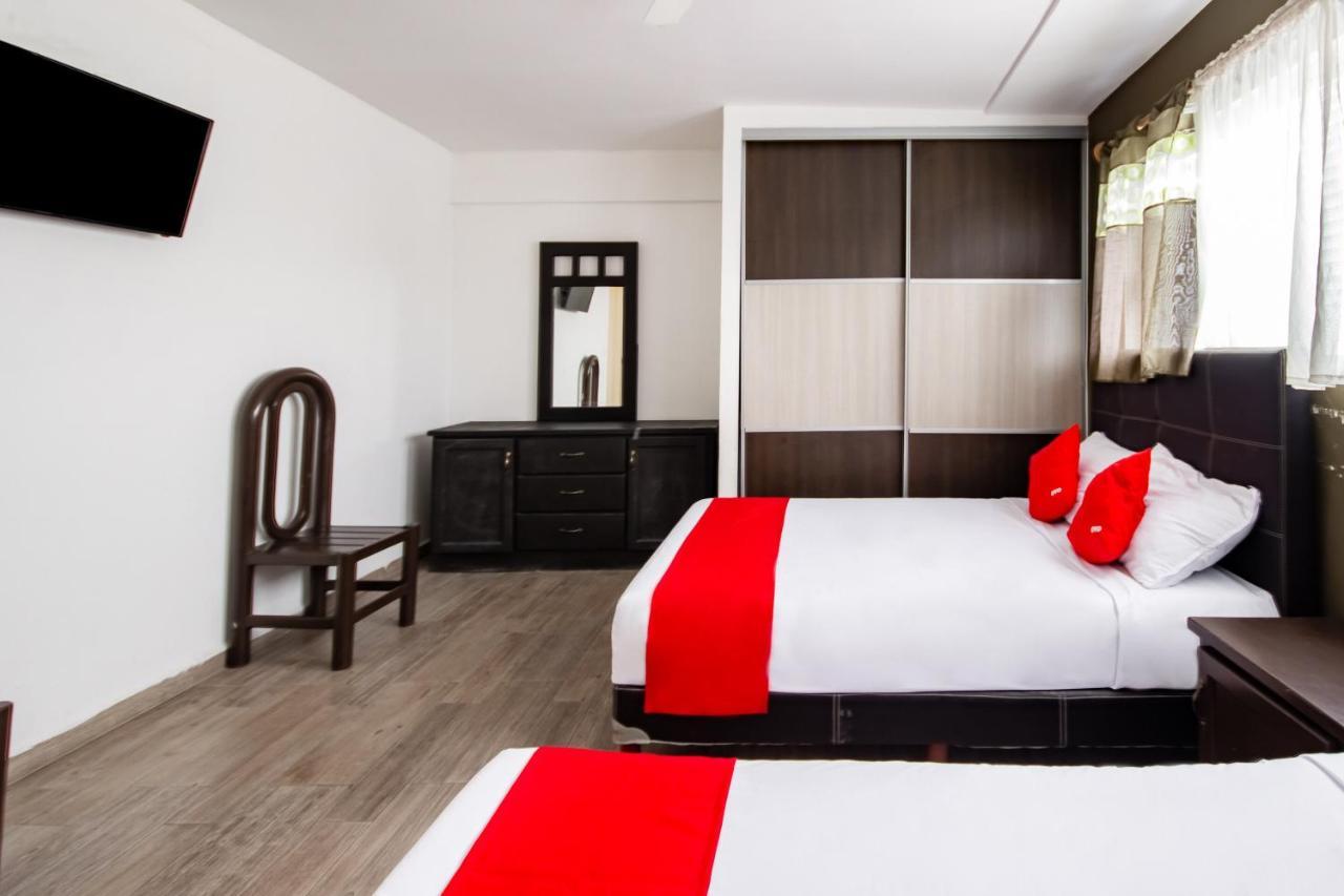 Hotel Halley Леон Екстериор снимка