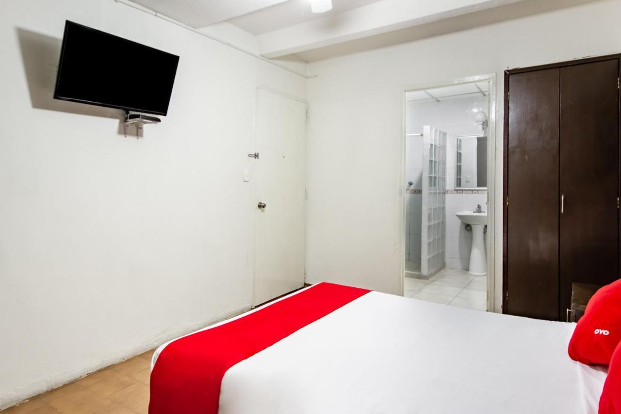 Hotel Halley Леон Екстериор снимка