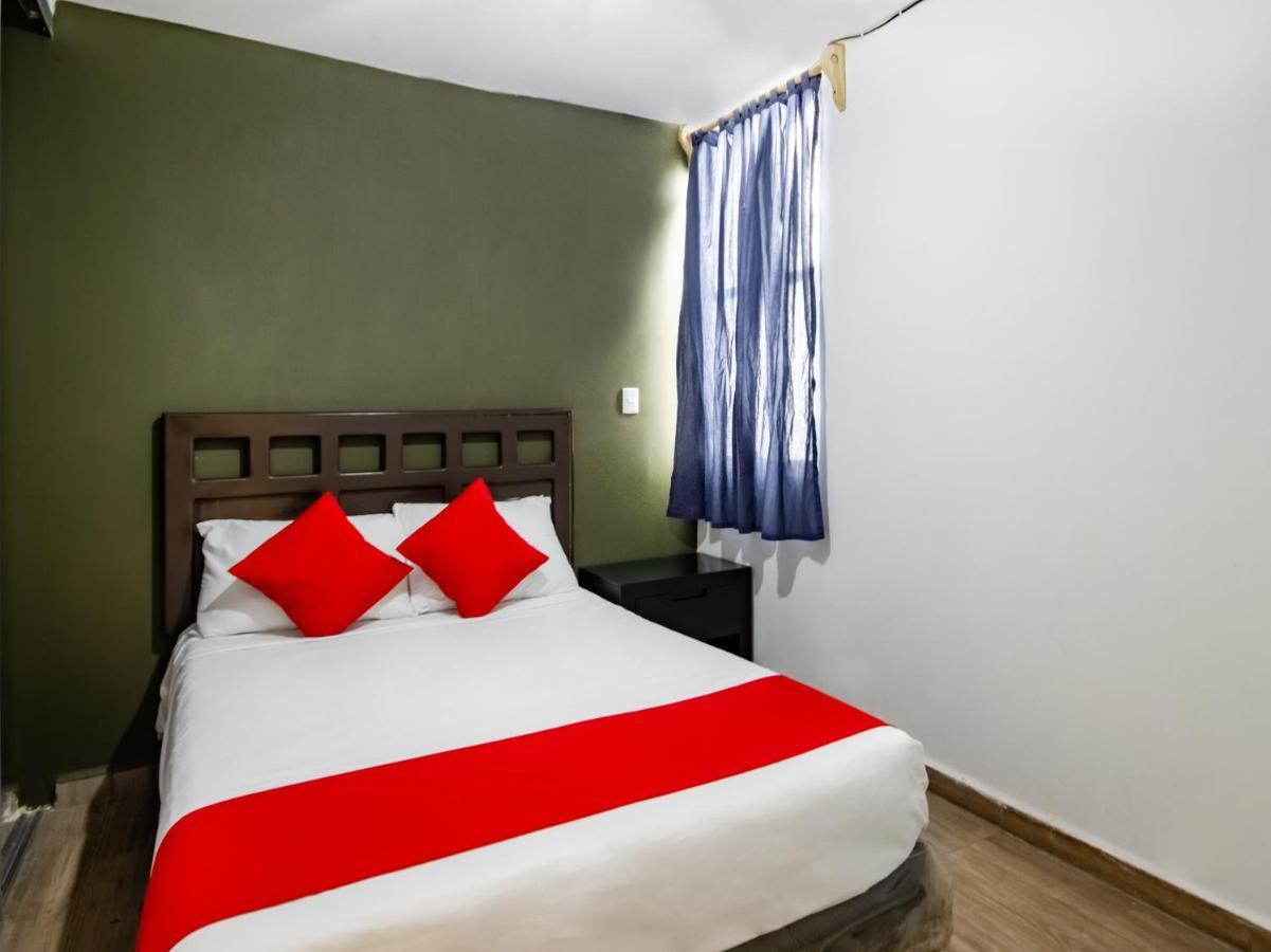 Hotel Halley Леон Екстериор снимка