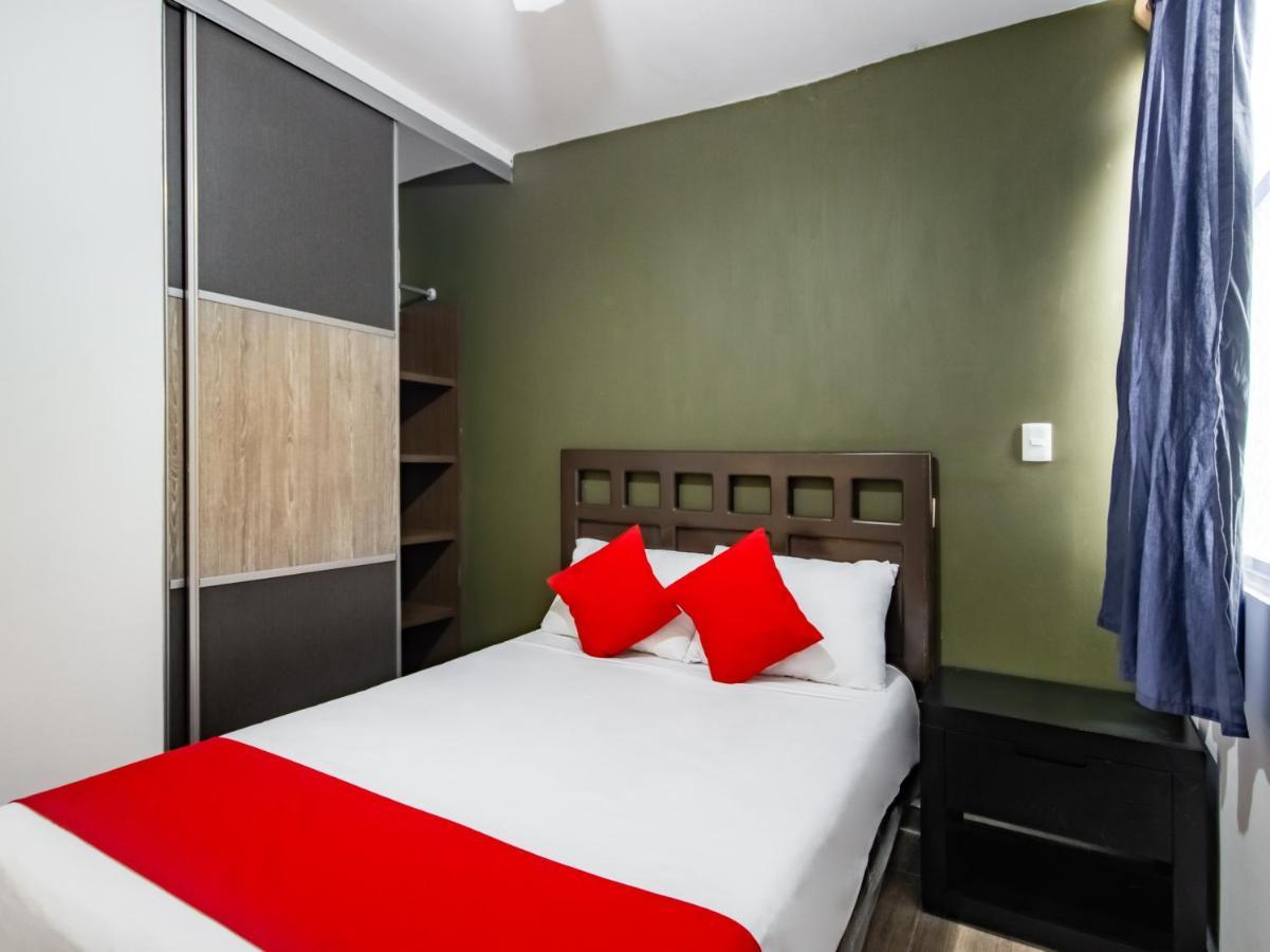 Hotel Halley Леон Екстериор снимка