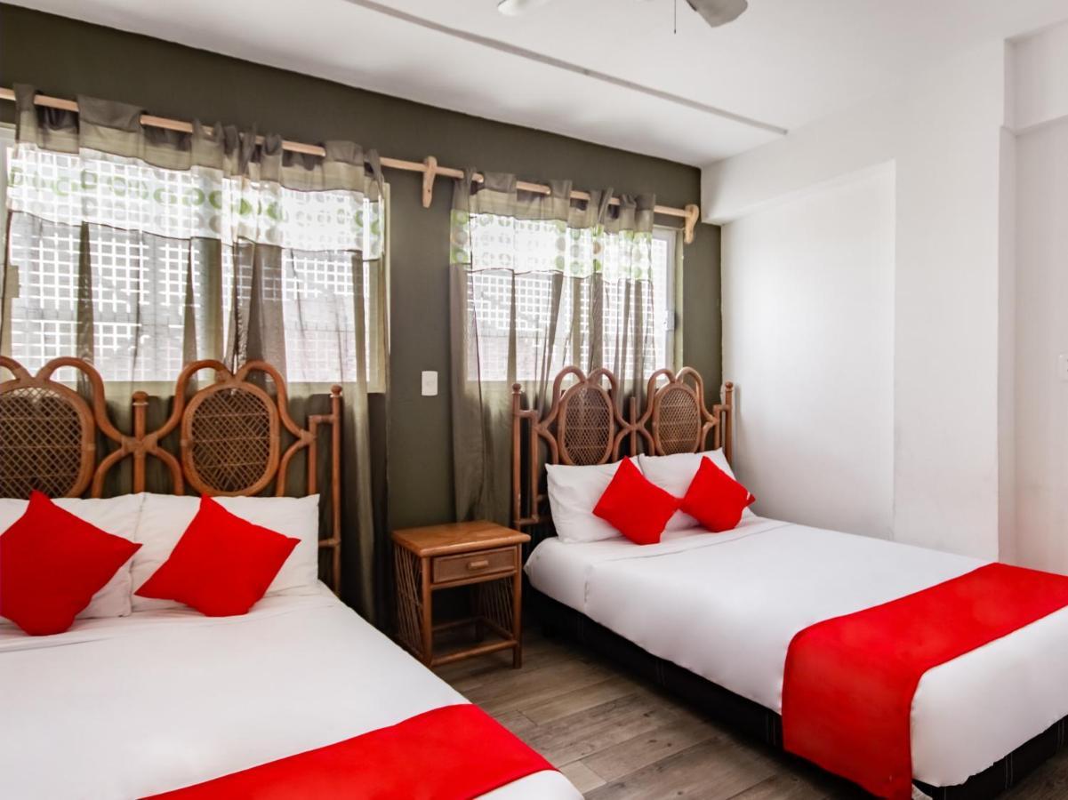 Hotel Halley Леон Екстериор снимка