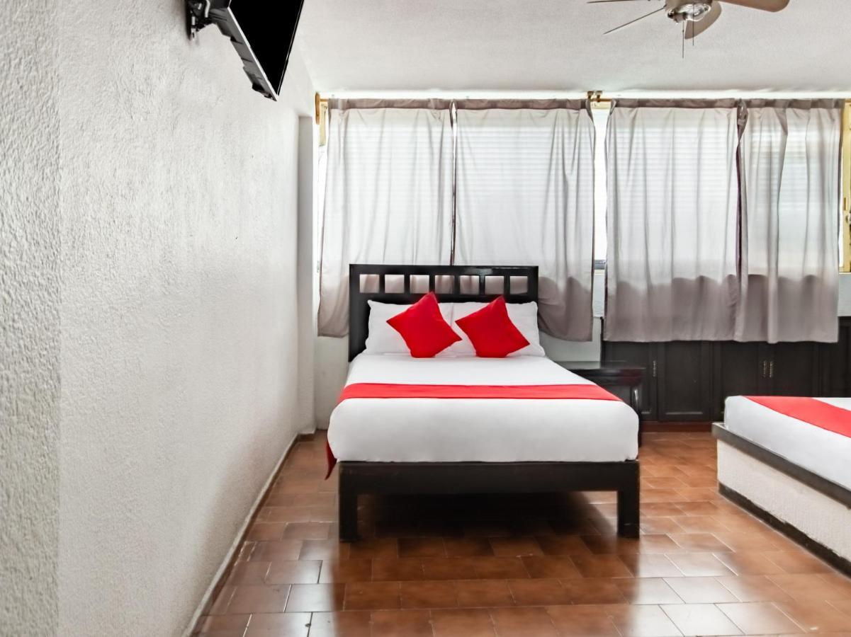 Hotel Halley Леон Екстериор снимка