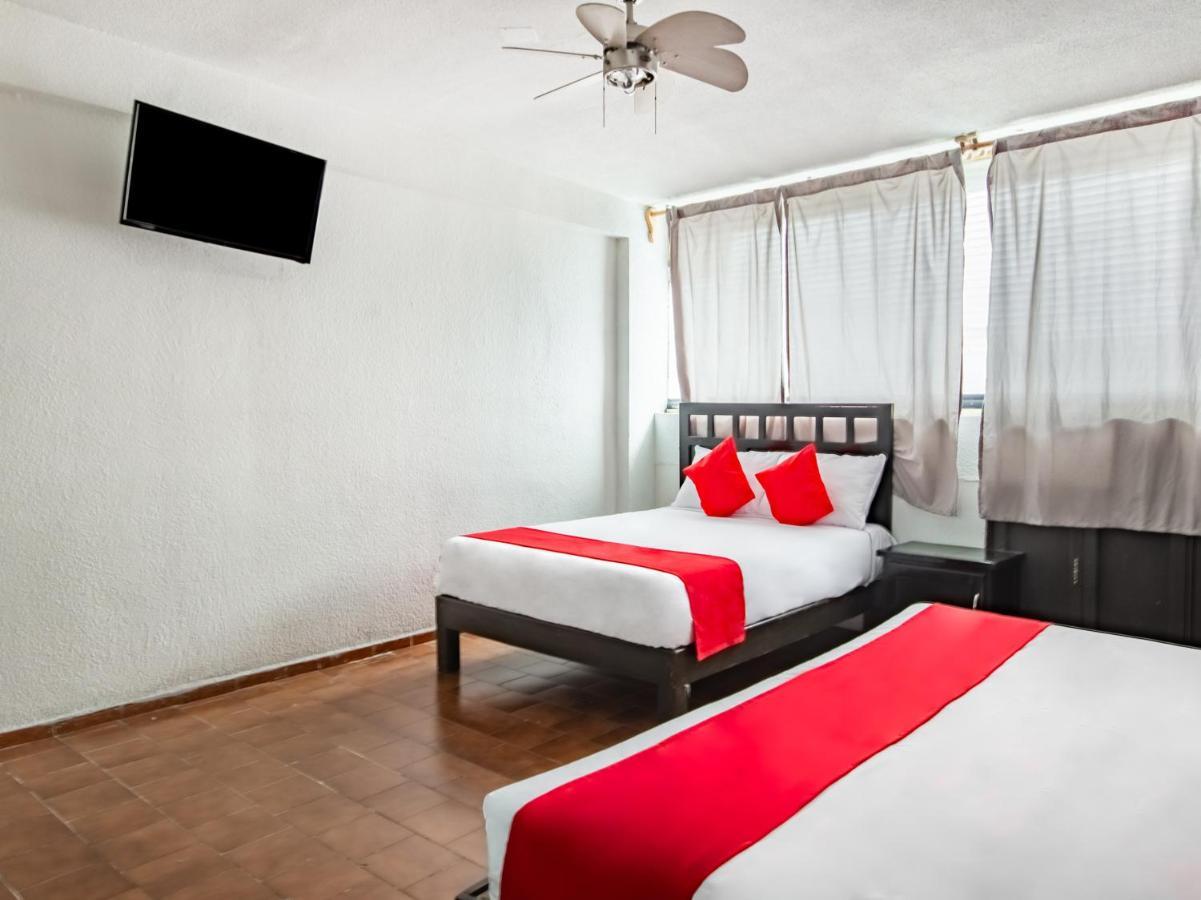 Hotel Halley Леон Екстериор снимка