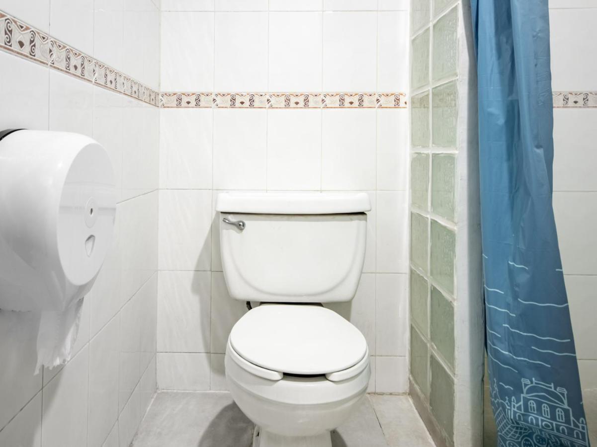 Hotel Halley Леон Екстериор снимка